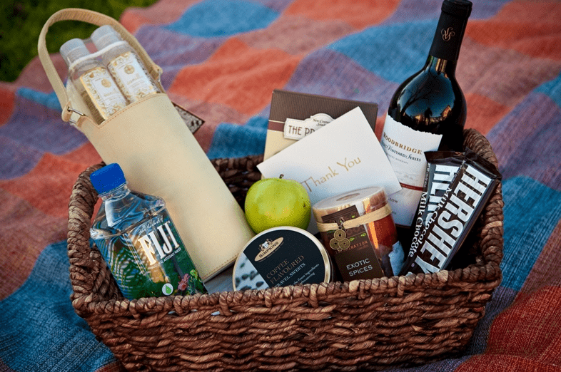 Creating the ultimate welcome bags for your wedding guests 