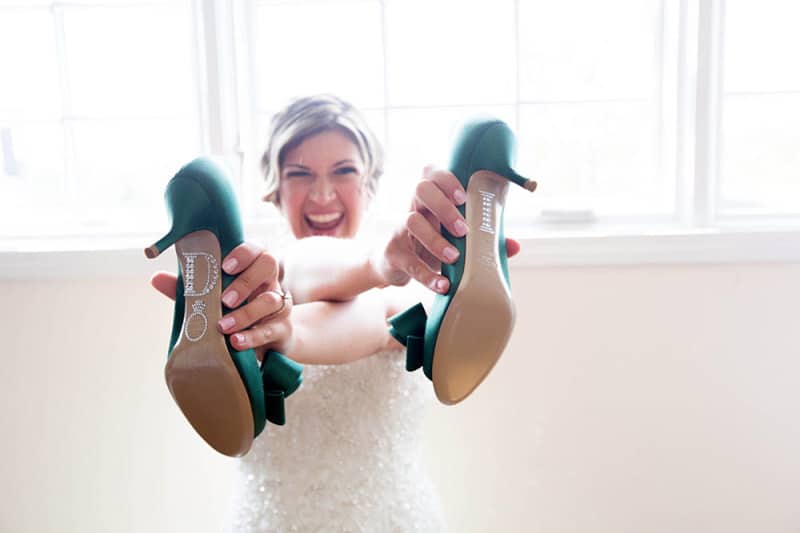 14 Getting Ready Photos You Need - New Jersey Bride