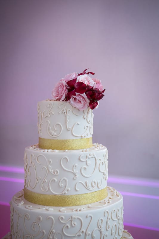 15 Wedding Cakes That (Almost) Look Too Good To Eat! - New Jersey Bride