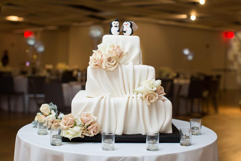 15 Wedding Cakes That (Almost) Look Too Good To Eat! - New Jersey Bride