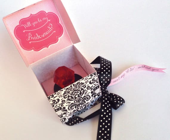 12 Creative Ways to Ask, "Will You Be My Bridesmaid?"