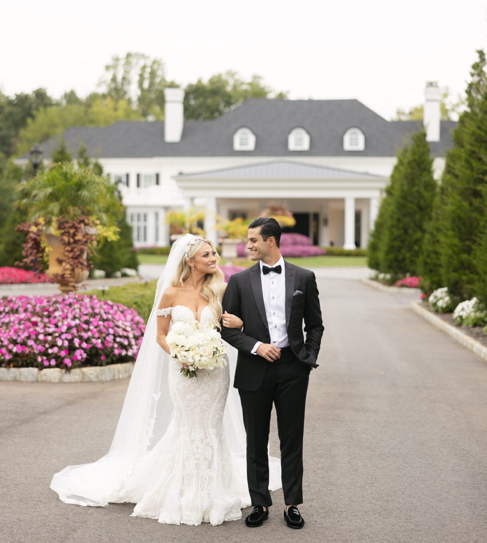 Shadowbrook at Shrewsbury is a wedding venue that is the perfect setting for a garden wedding in NJ.