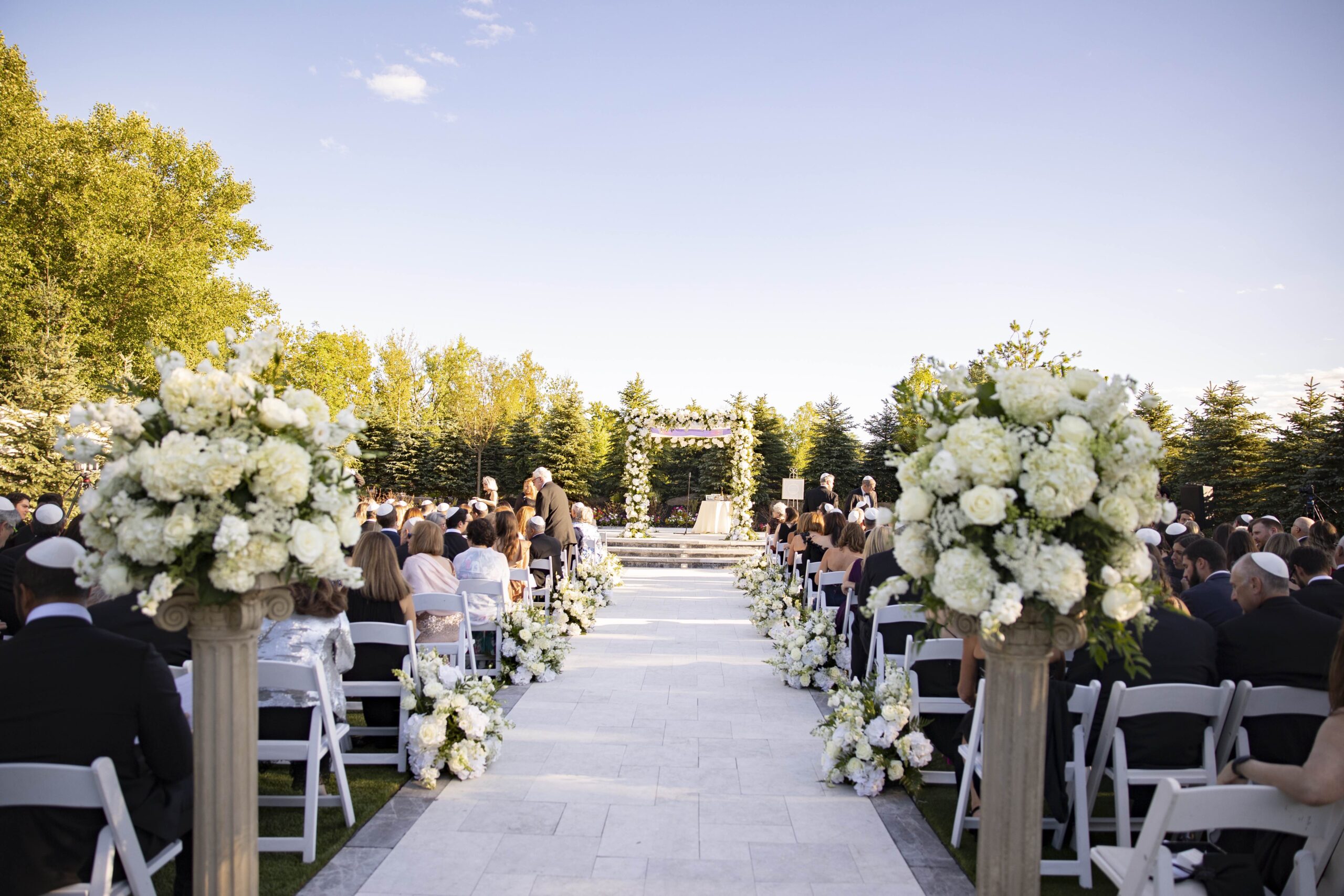 Edgewood Country Club is an affordable wedding venue in River Vale NJ.