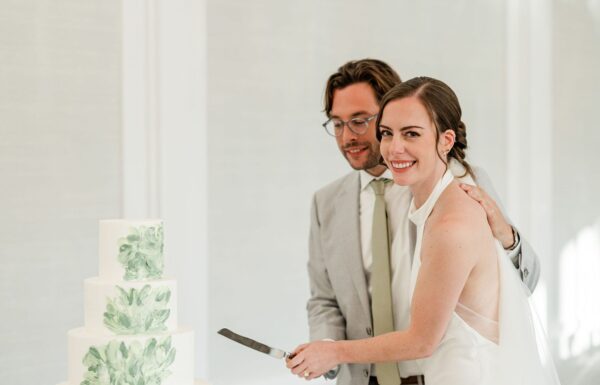 Lake Views and a Breakfast Sandwich To-Go Station at This Fall Shore Wedding