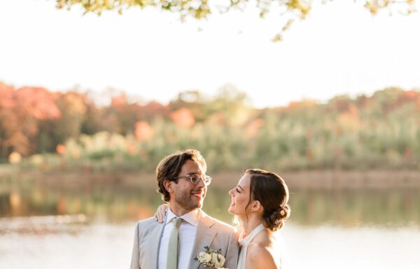 Lake Views and a Breakfast Sandwich To-Go Station at This Fall Shore Wedding