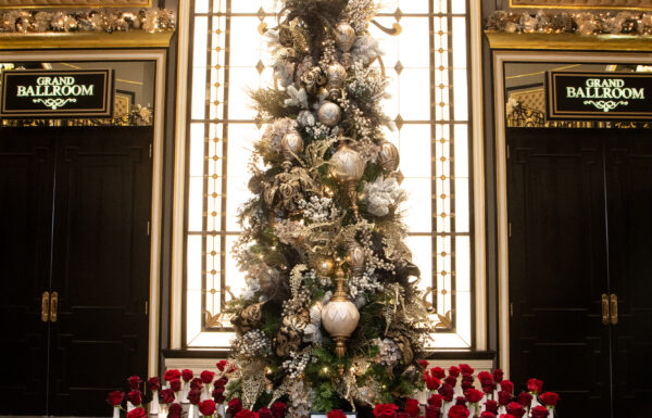 A Christmas Wedding Filled With Love and Holiday Spirit
