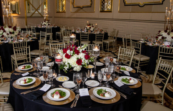 A Christmas Wedding Filled With Love and Holiday Spirit