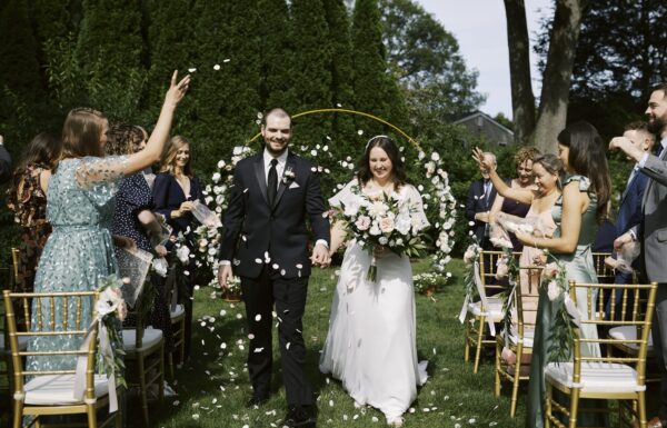 The wedding of A Micro-Wedding at the Groom’s Parents’ Home Full of Joy and Love Gallery 3