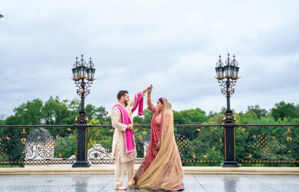 The wedding of A Lavish Hindu Wedding with Vibrant Florals & Acrobatic Performers Gallery 10