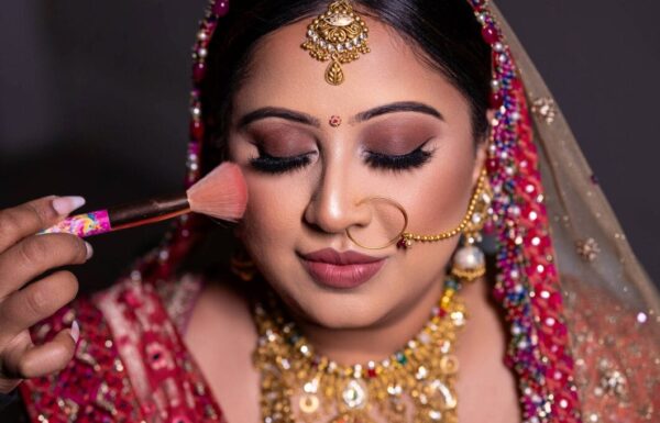 The wedding of A Lavish Hindu Wedding with Vibrant Florals & Acrobatic Performers Gallery 5