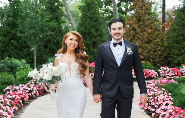 A Timeless Summer Wedding With Neutral Florals & Dancing Robots