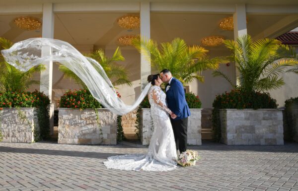 An Elegant Wedding With a Standout Cocktail Hour