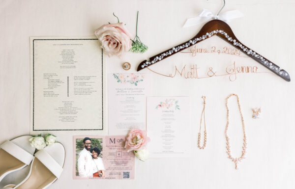 A Sage Green and Champagne Rose Color Scheme for This Summer Wedding