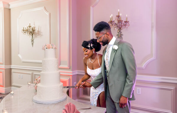 A Sage Green and Champagne Rose Color Scheme for This Summer Wedding