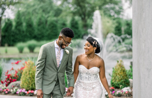 A Sage Green and Champagne Rose Color Scheme for This Summer Wedding