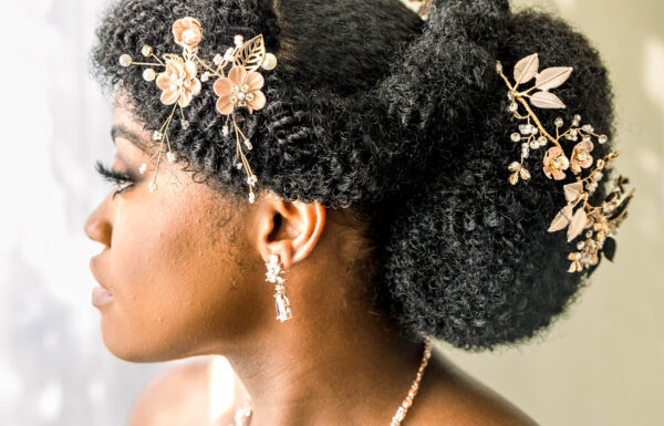 A Sage Green and Champagne Rose Color Scheme for This Summer Wedding