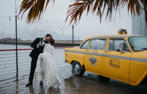 A City-Chic Winter Wedding Complete With a Vintage NYC Cab
