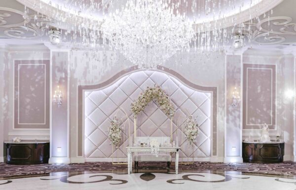 Modern Glamour Plus a Martini Bar on This Big Day
