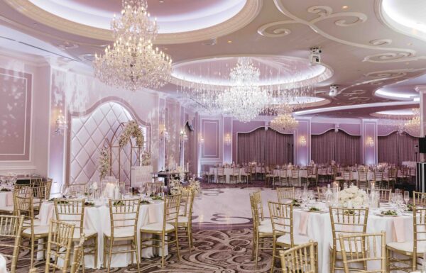 Modern Glamour Plus a Martini Bar on This Big Day