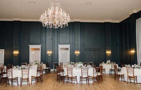 A Modern Meets Rustic Wedding at a Charming Inn