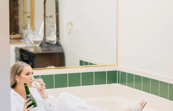 A Modern Meets Rustic Wedding at a Charming Inn