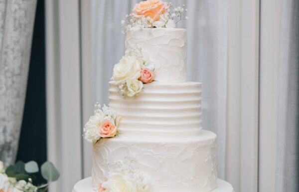 A Modern Meets Rustic Wedding at a Charming Inn