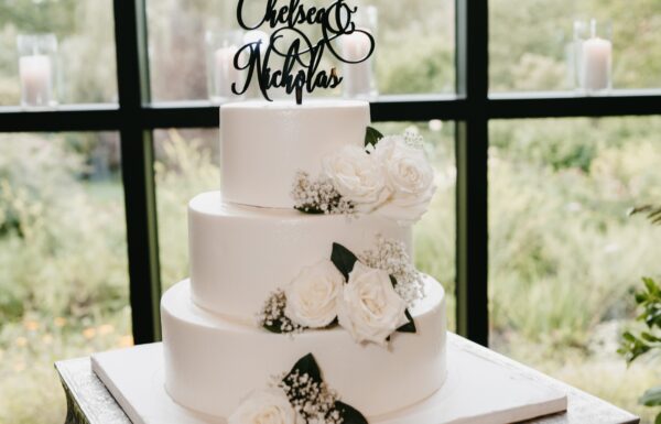 A Modern-Rustic Wedding With a Black, White and Gold Color Scheme