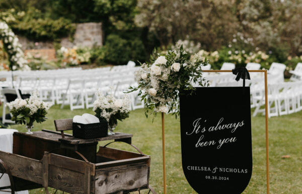 A Modern-Rustic Wedding With a Black, White and Gold Color Scheme