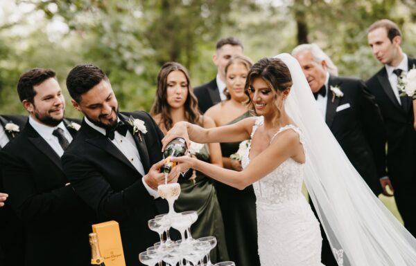A Modern-Rustic Wedding With a Black, White and Gold Color Scheme