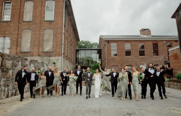 This Couple Loved Their Winery Venue in Upstate New York