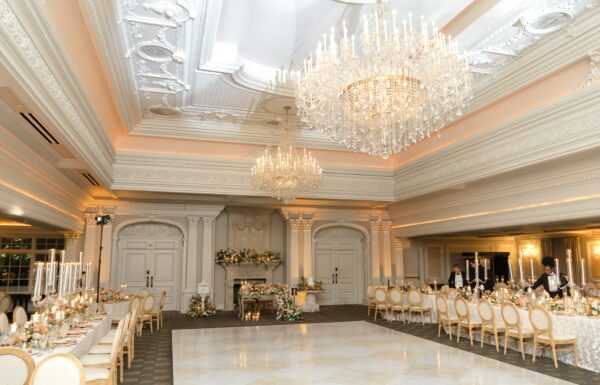Vintage Meet Modern at This Wedding With Lamp Shade Performers