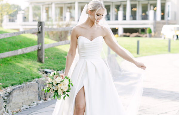 Pretty Neutral Tones at This Rustic-Chic Wedding