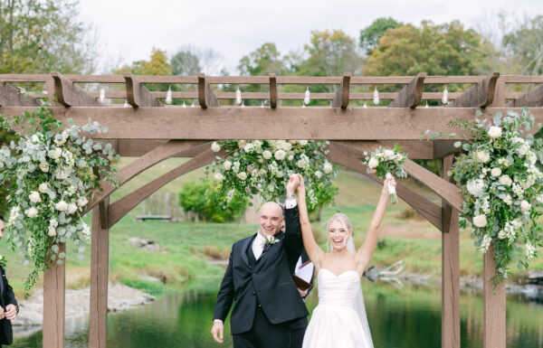 Pretty Neutral Tones at This Rustic-Chic Wedding