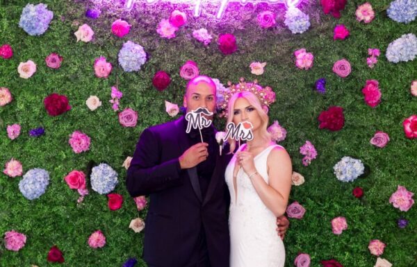 This Couple Surprised Their Guests with a Zumba Routine