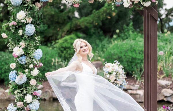 This Couple Surprised Their Guests with a Zumba Routine