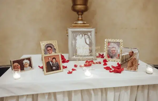 Crimson Roses Everywhere at This Summer Wedding at the Venetian