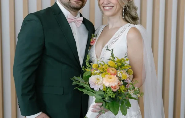 The wedding of A ‘Shorely in Love’-Themed Wedding With a ‘Retro-Beach’ Aesthetic Gallery 16