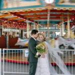 A ‘Shorely in Love’-Themed Wedding With a ‘Retro-Beach’ Aesthetic