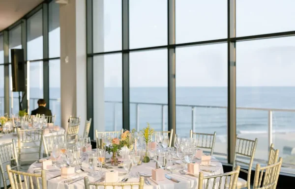 The wedding of A ‘Shorely in Love’-Themed Wedding With a ‘Retro-Beach’ Aesthetic Gallery 3