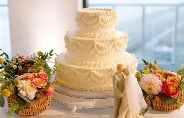 The wedding of A ‘Shorely in Love’-Themed Wedding With a ‘Retro-Beach’ Aesthetic Gallery 0