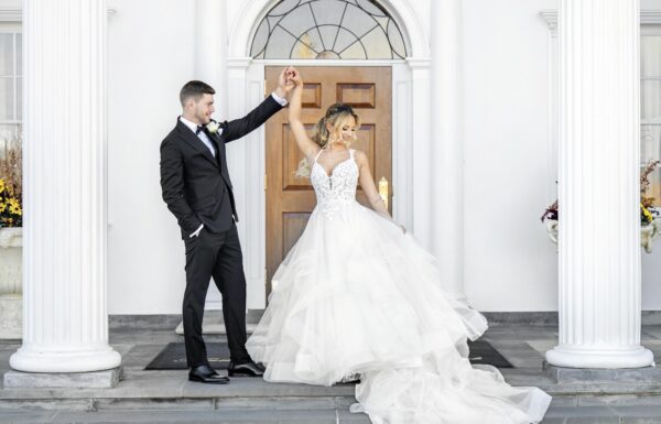 Black, White and a Hint of Rose Gold at This NJ Wedding