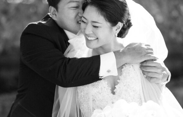 All White Florals & An Impressive First Dance at The Venetian