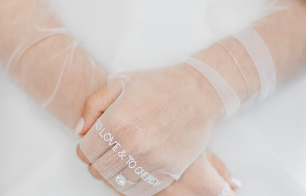 This Couple Took Pics in a Vintage NYC Taxi Before Their Battello Wedding