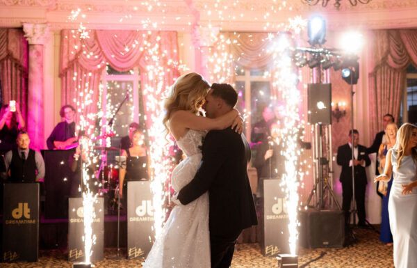A Stunning Summer Wedding at the Pleasantdale Chateau