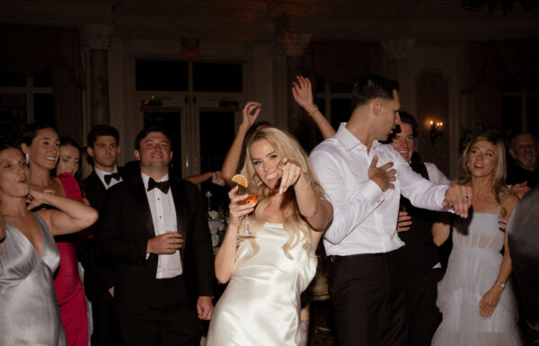 A Stunning Summer Wedding at the Pleasantdale Chateau