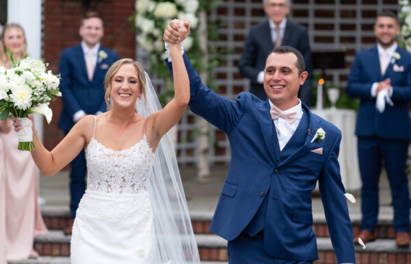 They Chose Birchwood Manor When Their Original Venue Closed—and Loved Everything About It
