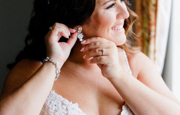 A ‘Tropical Citrus Disco’-Themed Wedding at Renault Winery