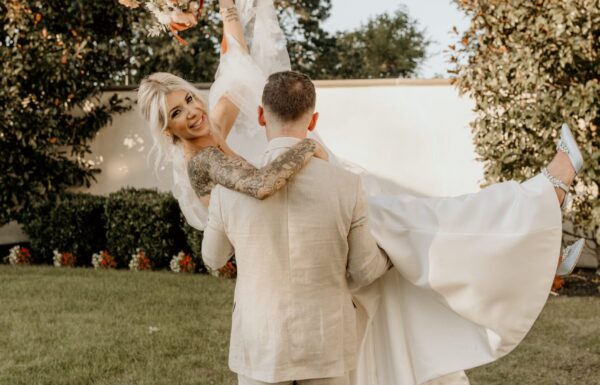 Horses Completed This Fall ‘Rustic-Glam’ Wedding at the Ryland Inn