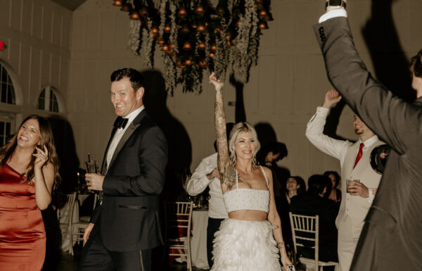 Horses Completed This Fall ‘Rustic-Glam’ Wedding at the Ryland Inn