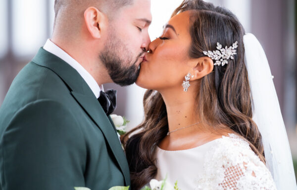 A Christmas-Inspired Wedding “Straight Out of a Hallmark Movie”